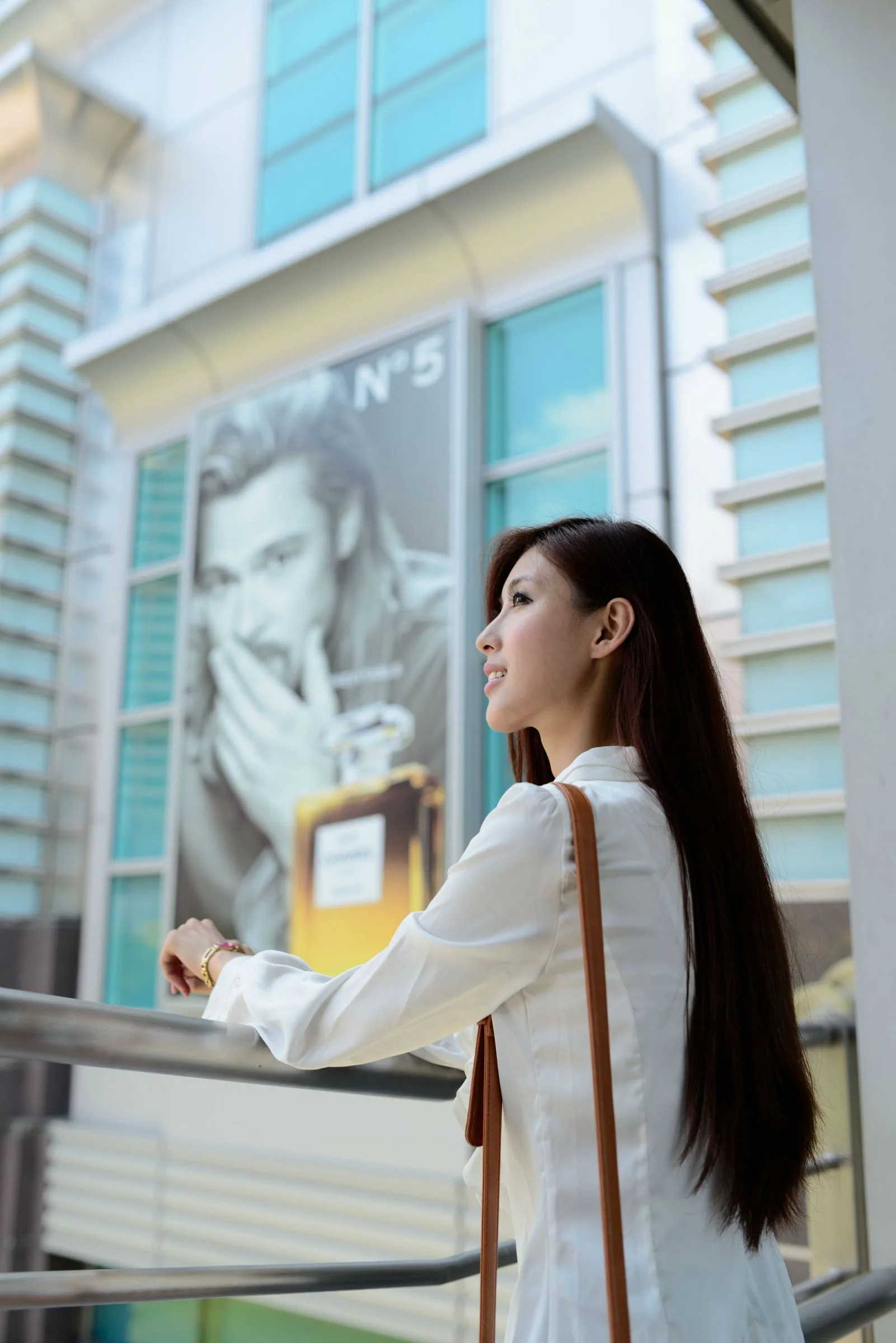 Kila Liao Tingling, một người mẫu xinh đẹp trong trang phục công sở chuyên nghiệp, xuất hiện trong bộ ảnh thời trang đường phố đầy thú vị. - 21